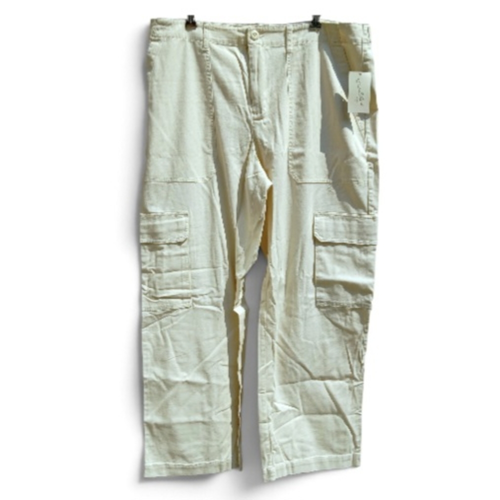 NWT Cream Cargo Pants Women's Size 17 Long